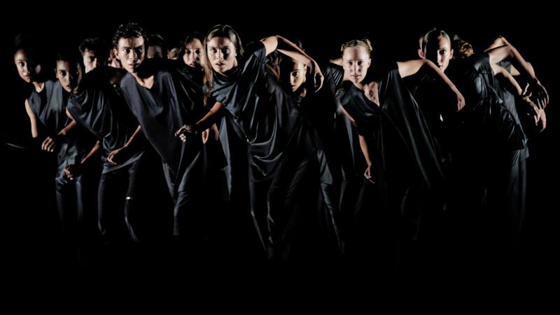 Le Ballet de l'Opéra de Lyon : 

Marie Albert, Jacqueline Bâby, Edi Blloshmi, Eleonora Campello, Katrien De Bakker, Abril Diaz, Jade Diouf, Alvaro Dule, Brendan Evans, Paul Grégoire, Jackson Haywood, Amanda Lana, Marco Merenda, Albert Nikolli, Leoannis Pupo-Guillen, Noëllie Riou, Anna Romanova, Raul Serrano Nuñez, Giacomo Todeschi, Kaine Ward, 

interprète 

Mycelium

CHORÉGRAPHIE Christos Papadopoulos , 
ASSISTANT CHORÉGRAPHIQUE Georgios Kotsifakis , 
MUSIQUE Coti K. , 
LUMIÈRES Eliza Alexandropoulou , 
COSTUMES Angelos Mentis , 

Création 2023  - Ballet de l'Opéra de Lyon 

 © Agathe Poupeney / Divergence-images.com - 07/09/2023 - Opéra national de Lyon - Lyon