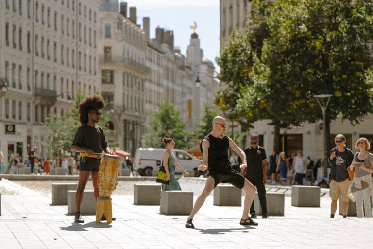 Read more about the article RETOUR SUR LA BIENNALE DE LA DANSE DE LYON 2025