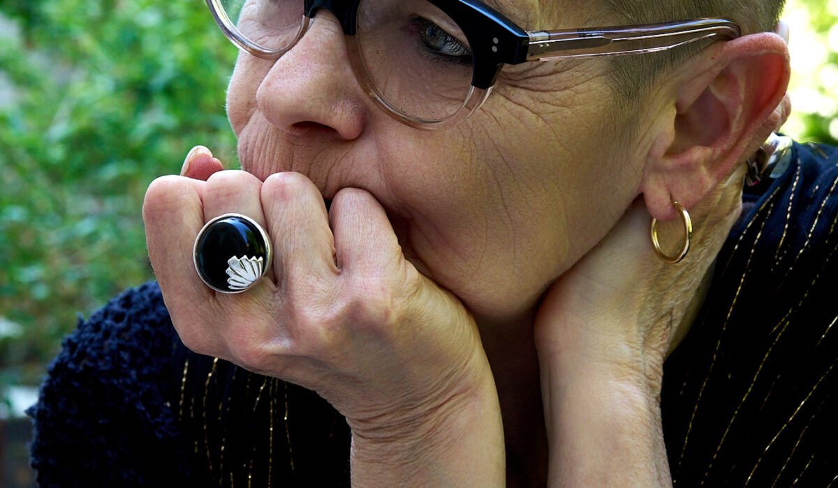 Gallia Valette-Pilenko à une terrasse de café