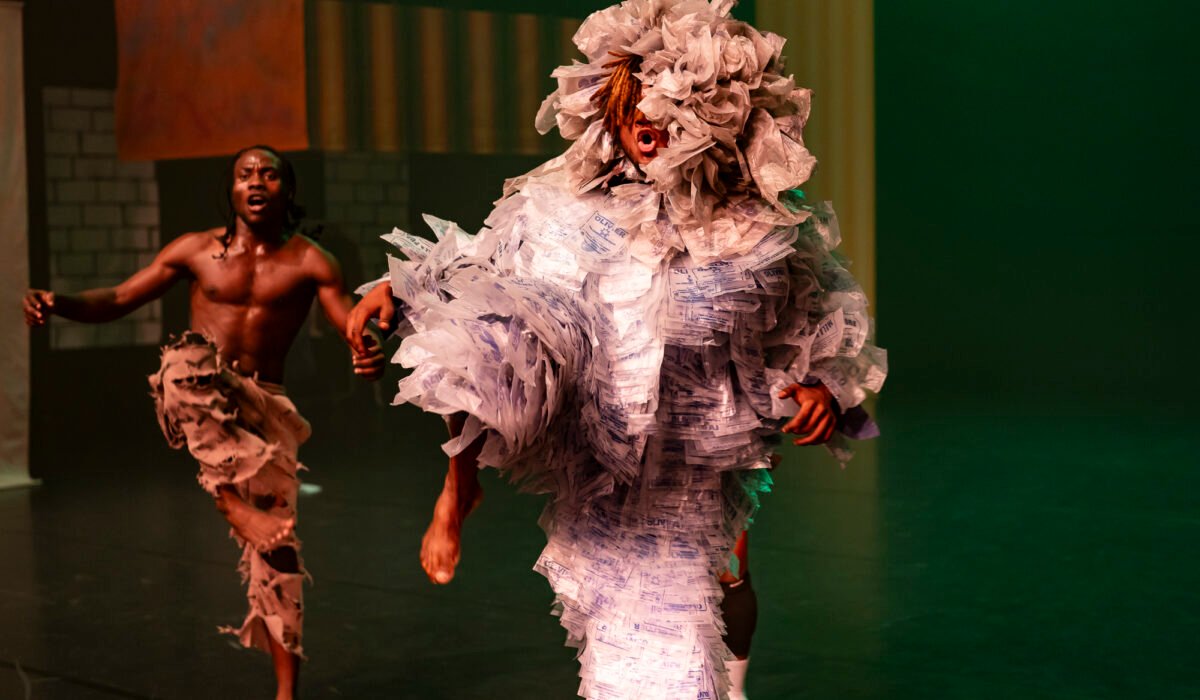 Costumes du spectacle Mbok'Elengi