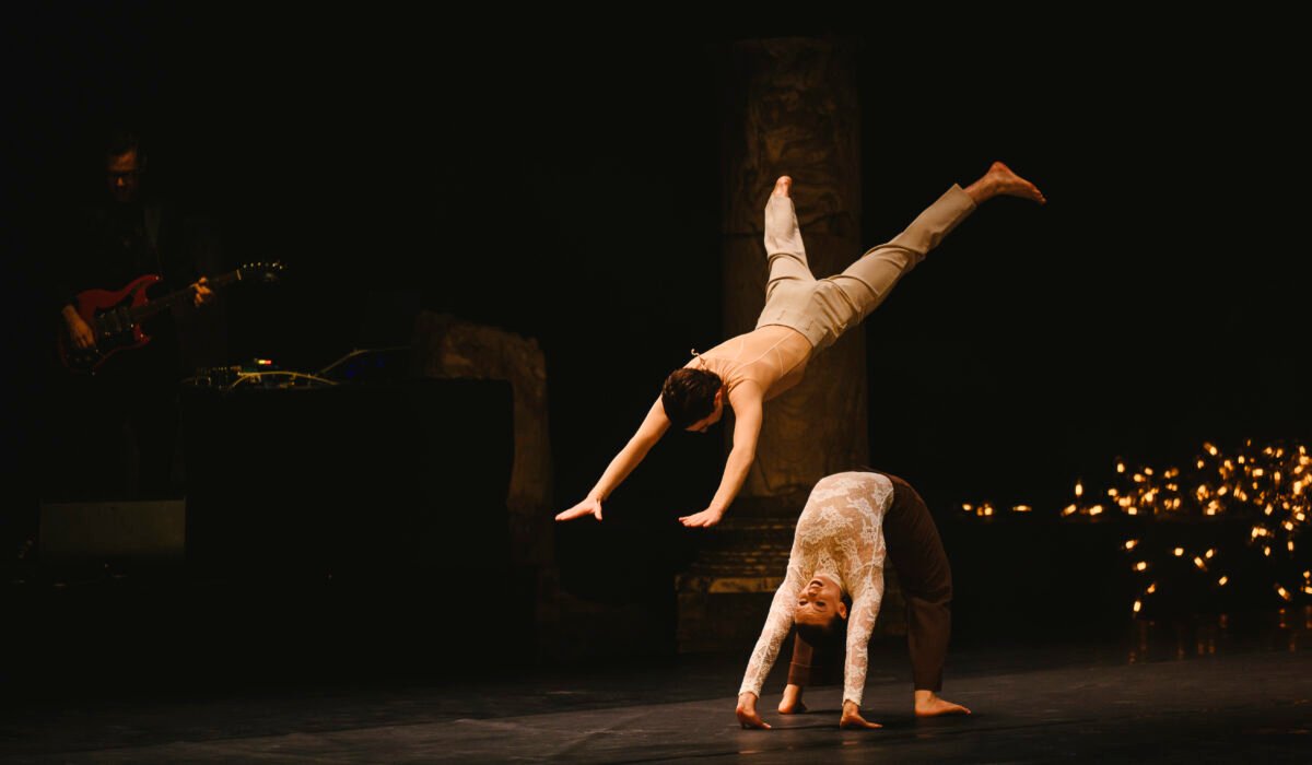 Acrobates de la compagnie Circa