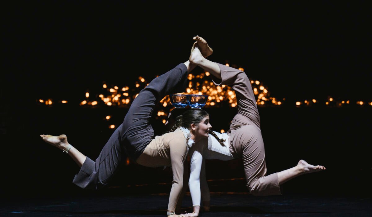 Acrobates de la compagnie Circa