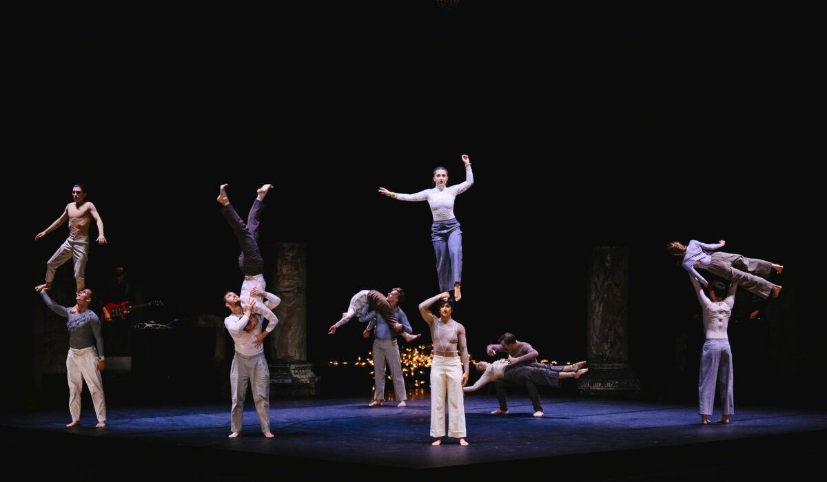 Acrobates de la compagnie Circa